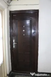 Persoană fizică, vând apartament cu 3 camere decomandat – Str. Gloriei 