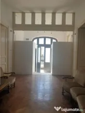 Casa cu etaj,teren 400 mp, pretabila : clinica, gradinita, b 