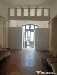 Casa cu etaj,teren 400 mp, pretabila : clinica, gradinita, b 