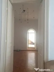Casa cu etaj,teren 400 mp, pretabila : clinica, gradinita, b 