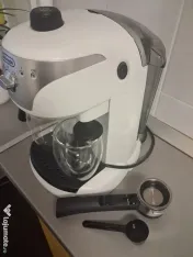Vand cafetiera nouă DeLonghi 