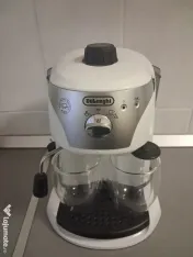 Vand cafetiera nouă DeLonghi 
