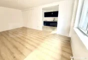 Apartament 3 camere de inchiriat,parter,pretabil pentru biro 