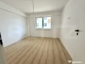 Apartament 3 camere de inchiriat,parter,pretabil pentru biro 