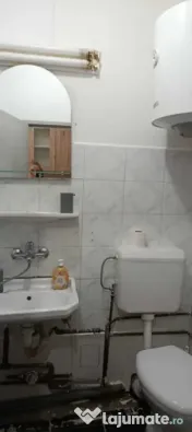 Camera de camin cu baie si bucatarie proprie - zona Tractorul 