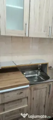 Camera de camin cu baie si bucatarie proprie - zona Tractorul 
