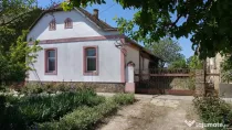 Vând CASĂ ÎN COMLOȘU MIC