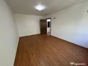 Apartament cu 3 camere de , zona Piata Moldovei 