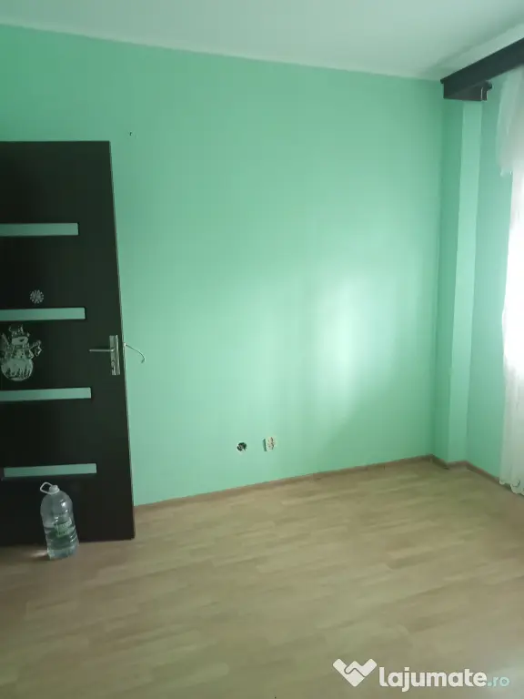 Închiriez apartament 3 camere, Apusului sector 6