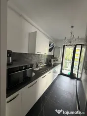 Apartament cu 2 camere, decomandat - zona Tractorul 
