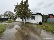 Casă renovata cu teren 5000 mp Popesti 