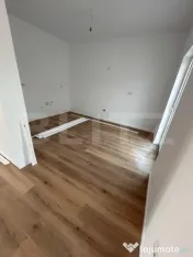 Duplex, 117mp, despărțit prin camera tehnică 