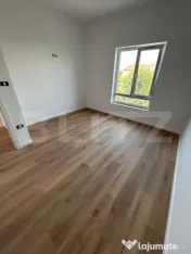 Duplex, 117mp, despărțit prin camera tehnică 