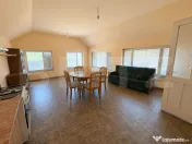 Casă individuală cu spațiu comercial, teren de 700 mp-Apa 