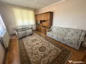 Casă individuală cu spațiu comercial, teren de 700 mp-Apa 