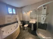 Casă individuală cu spațiu comercial, teren de 700 mp-Apa 