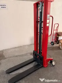 Stivuitor / Liza cu catarg, capacitate ridicare 1500kg la 3m
