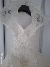 Vând rochie de mireasă tip prințesă 