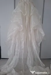 Vând rochie de mireasă tip prințesă 