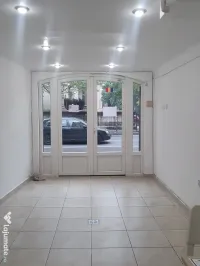 Închiriez mic spatiu comercial la strada 