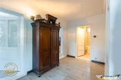 Casa familiala cu: teren 2.822 mp,jacuzzi, atelier,terasa,Ce 