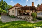 Casa familiala cu: teren 2.822 mp,jacuzzi, atelier,terasa,Ce