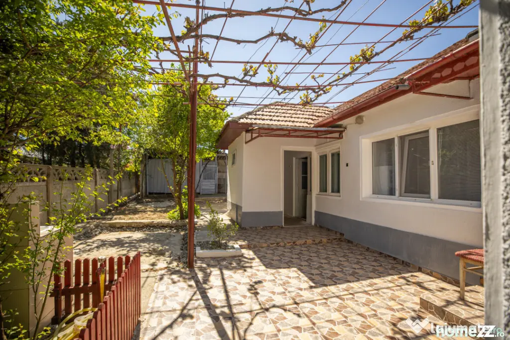 Casă 3 Camere Ovidiu | Teren 335 mp | Ideală pentru Famili