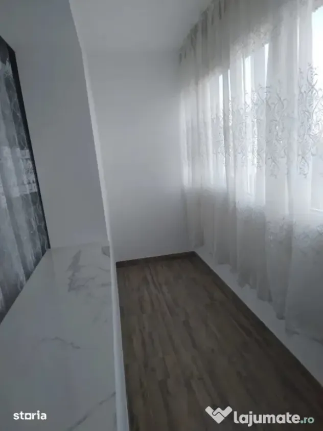 Apartament Cu 2 Camere Decomandate Zona George Enescu