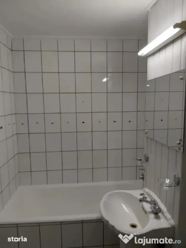 Apartament Cu 2 Camere Decomandate Zona George Enescu