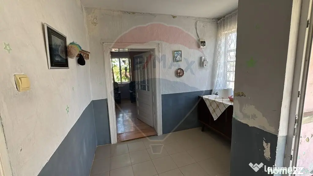Casă cu 3 camere de vânzare în Sânnicolaul Român - Sannicolau Roman (Bihor)