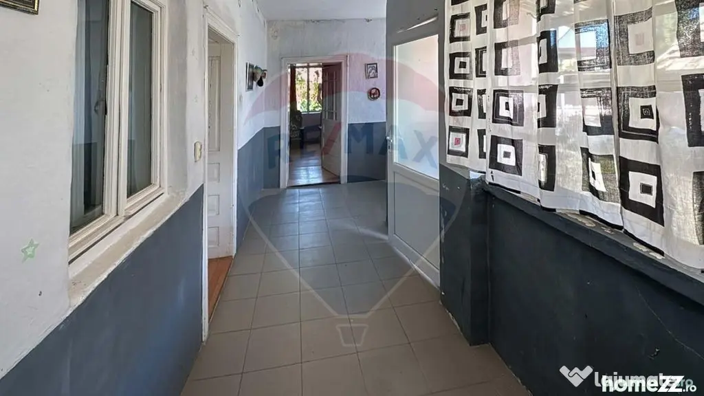 Casă cu 3 camere de vânzare în Sânnicolaul Român - Sannicolau Roman (Bihor)