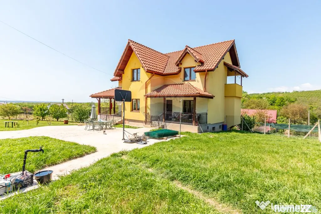 Vilă 454 mp cu teren generos, aproape de Crama DEAC