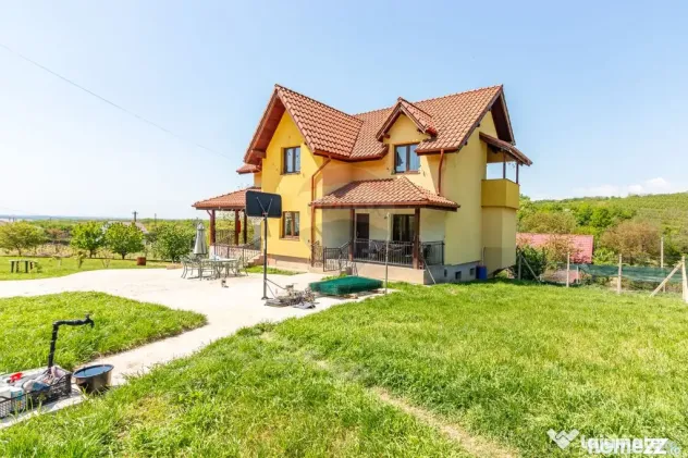 Vilă 454 mp cu teren generos, aproape de Crama DEAC