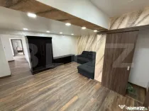 Casa pe parter+casa de oaspeti, 3000 mp teren, zona Cotofeni