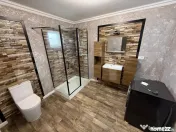 Casa pe parter+casa de oaspeti, 3000 mp teren, zona Cotofeni 