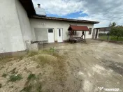 Casa pe parter+casa de oaspeti, 3000 mp teren, zona Cotofeni 