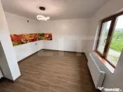 Casa pe parter+casa de oaspeti, 3000 mp teren, zona Cotofeni 