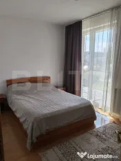 Apartament 3 camere, parcare si boxa, zonă Strada Libertă 