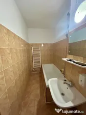 Garsoniera cocheta in bloc de apartamente, zona Centrul Civic! 