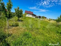 Teren intravilan de 425 mp, cu o cabană construită cu acte