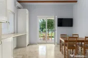 Vilă elegantă cu piscină și ieșire la Lac – Căciu... 