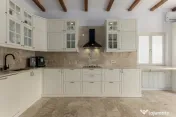 Vilă elegantă cu piscină și ieșire la Lac – Căciu... 
