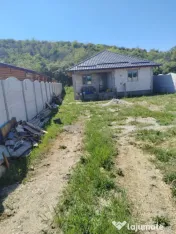 Casa parter la rosu, 355 mp teren, zona Podari 