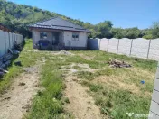 Casa parter la rosu, 355 mp teren, zona Podari 