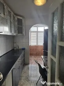 Apartament 3 camere decomandat, et. 2, Nicolina