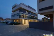 Spatiu comercial, 100 mp, 3 cai de acces, curent trifazic,Tr 