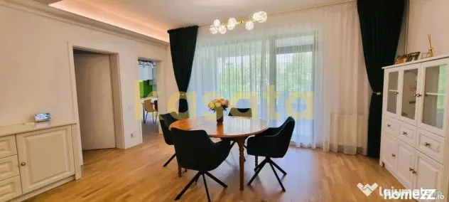 Apartament spațios cu 4 camere de închiriat în zona Av...