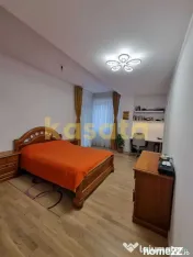 Apartament spațios cu 4 camere de închiriat în zona Av...