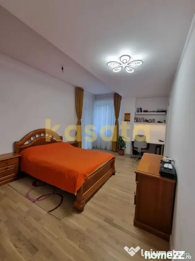 Apartament spațios cu 4 camere de închiriat în zona Av...