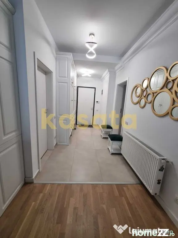 Apartament spațios cu 4 camere de închiriat în zona Av...